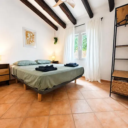 Con Piscina En Les Marines, Ferienhaus Dénia